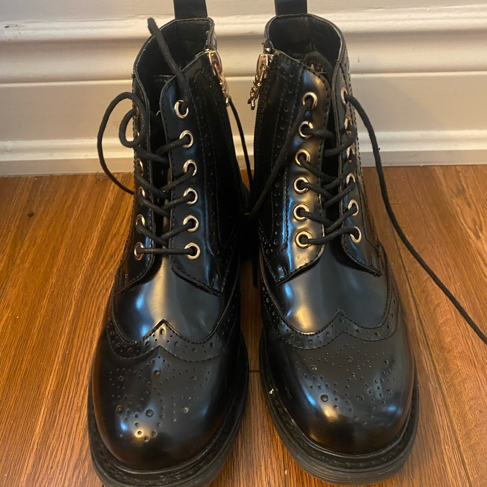 Xti vegan brogue black boots